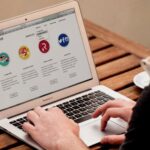 gambar manfaat memiliki website untuk bisnis